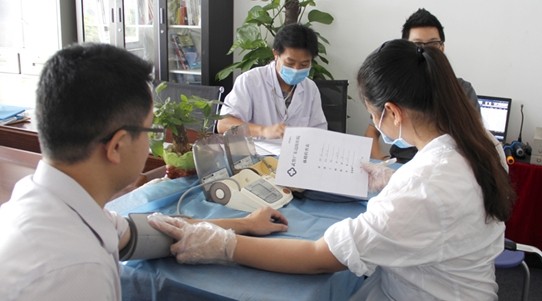 關(guān)注員工身體健康，泰斯特公司組織員工體檢